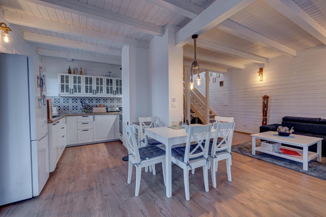 Dom Wakacyjny Baltic Home & Dom Baltic Home Garden Inn Zastan Bagian luar foto