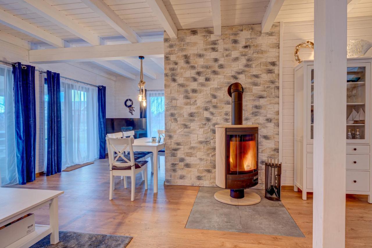 Dom Wakacyjny Baltic Home & Dom Baltic Home Garden Inn Zastan Bagian luar foto